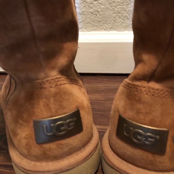 Women’s UGG Boots - Picture 4 of 5